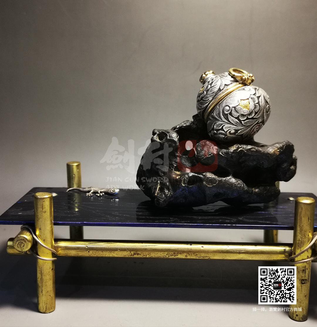 鈦鋼板凳